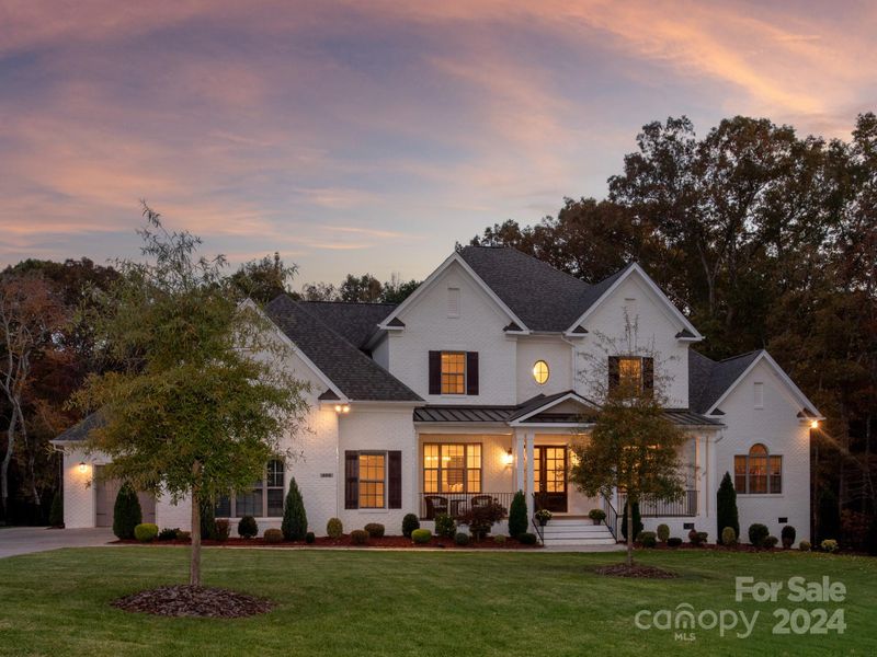 800 Summer Harvest Dr, Matthews, NC 28104