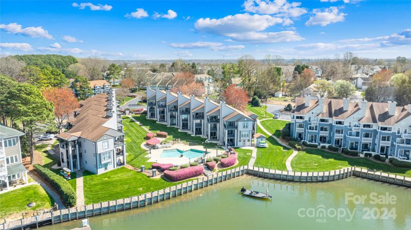 18807 Vineyard Point Ln, Cornelius, NC 28031