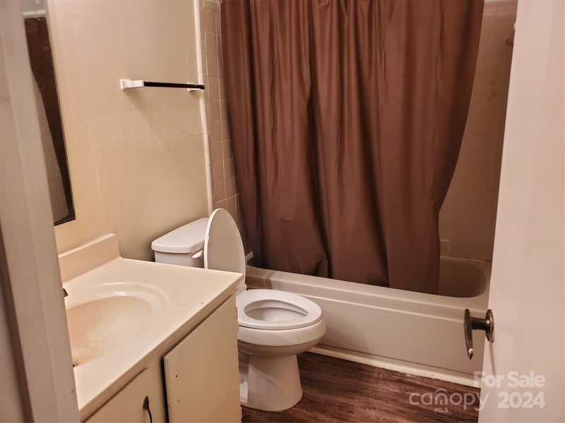 4804 Spring Lake Dr #B, Charlotte, NC 28212