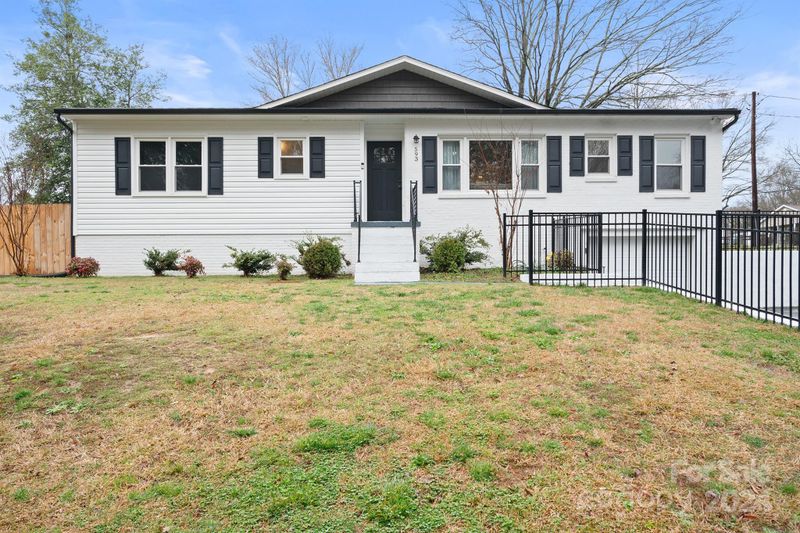 593 Earley St, Kannapolis, NC 28083