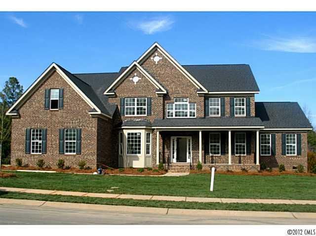 1029 Lake Forest Dr, Matthews, NC 28104