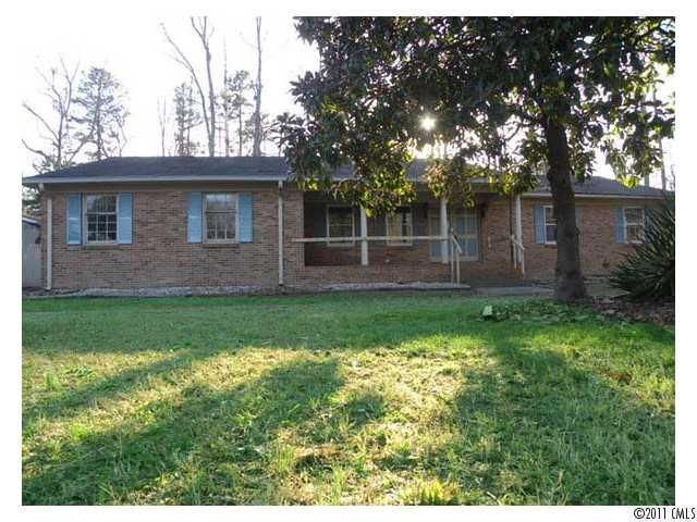 4112 Davis Dr, Charlotte, NC 28270