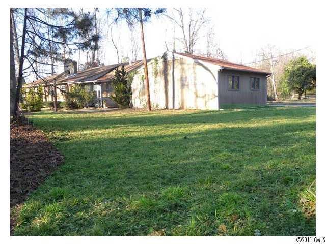 4112 Davis Dr, Charlotte, NC 28270
