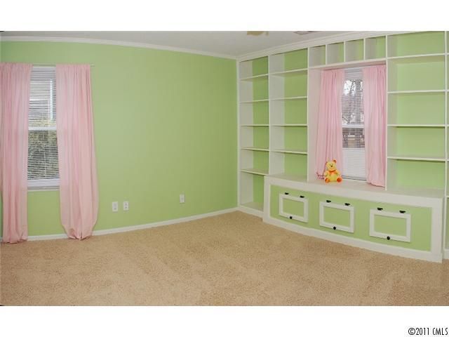 421 Holly Dr, Belmont, NC 28120
