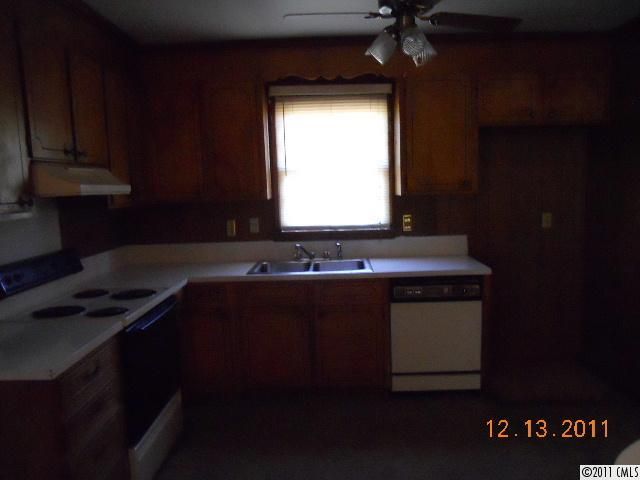 500 Derrydowne Dr, Charlotte, NC 28212