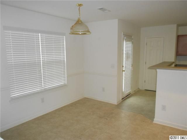 6308 Elliott Dr, Charlotte, NC 28216
