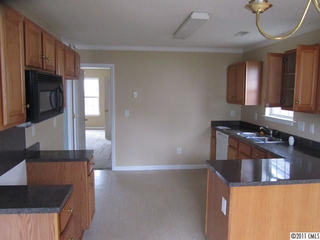 7915 Boars Head Ct, Charlotte, NC 28214