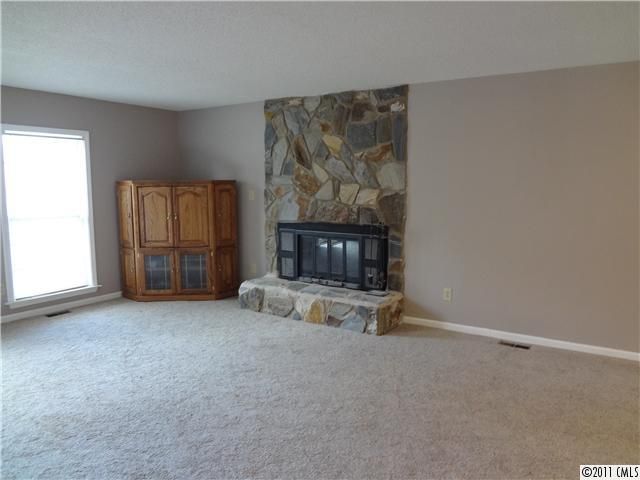 11107 Sundown Ln, Charlotte, NC 28226
