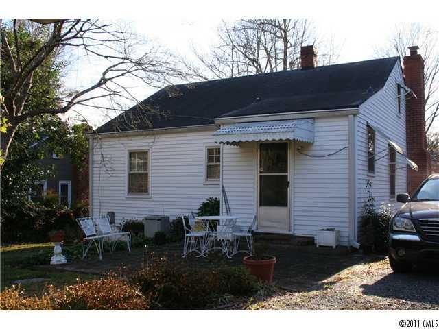 3219 Barnhill Dr, Charlotte, NC 28205