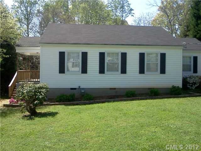 112 South Elm St, Lowell, NC 28098