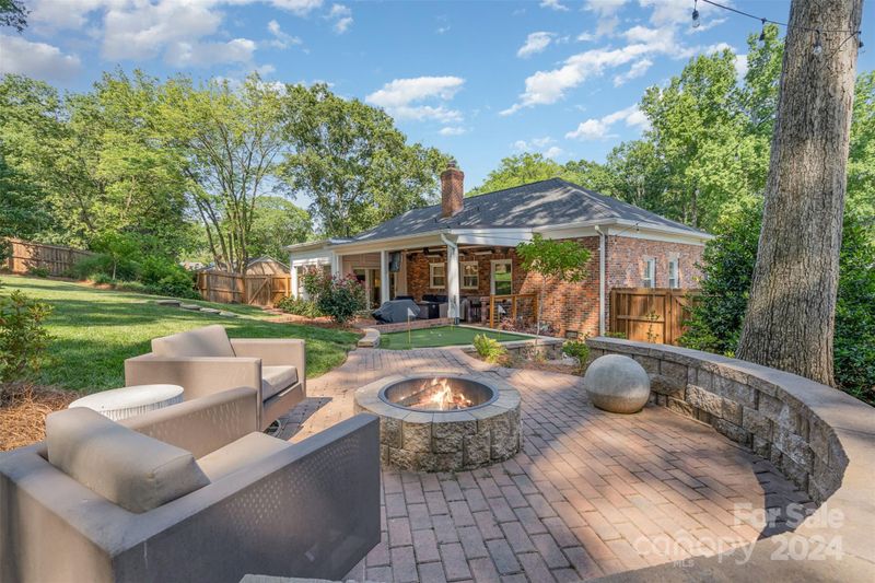 3900 Severn Ave, Charlotte, NC 28210