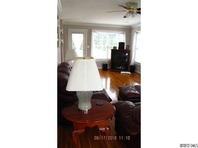 112 Green Meadow Ct, Gastonia, NC 28056
