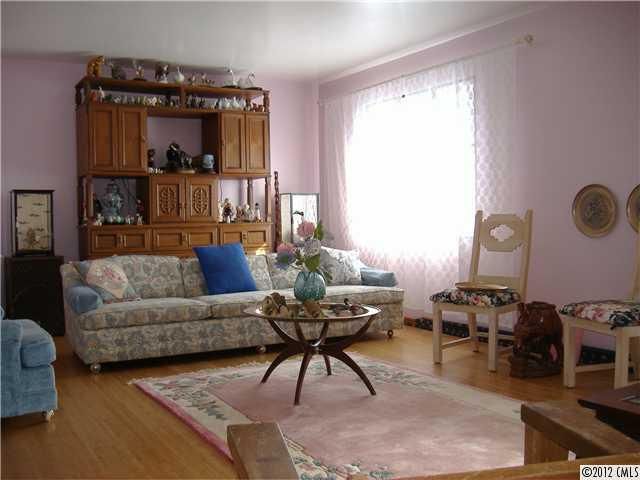 1130 Riddle Rd, Gastonia, NC 28056