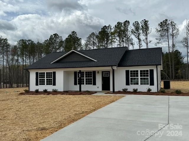 738 Starcliff Cir, Lancaster, SC 29720