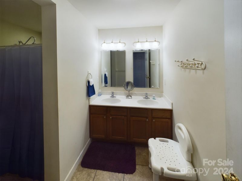 6052 Pointe West Ln, Vale, NC 28168
