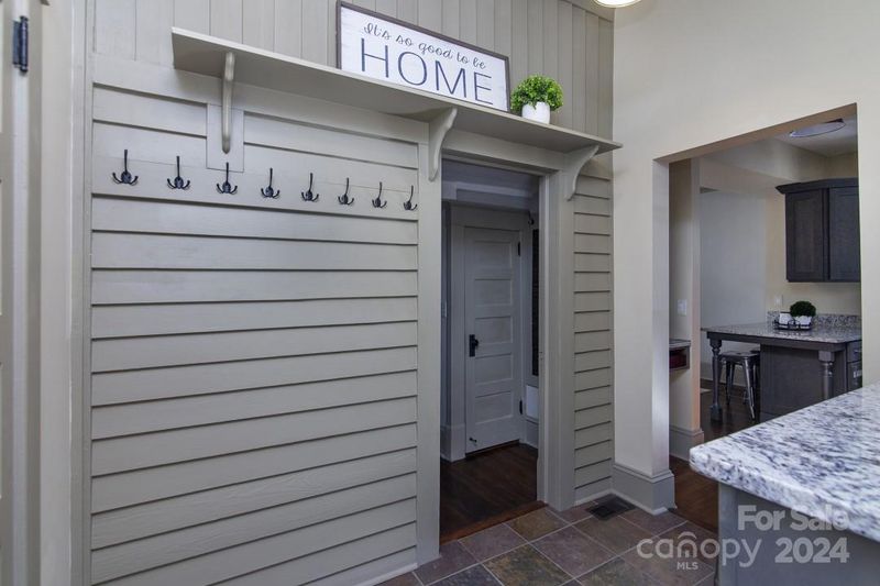 103 Patterson St, Statesville, NC 28677
