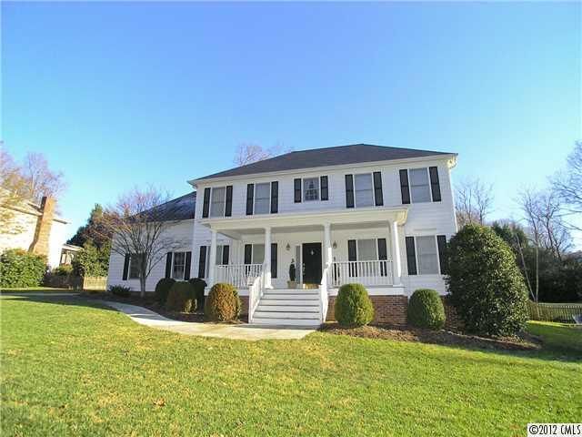 271 Pat Stough Ln, Davidson, NC 28036