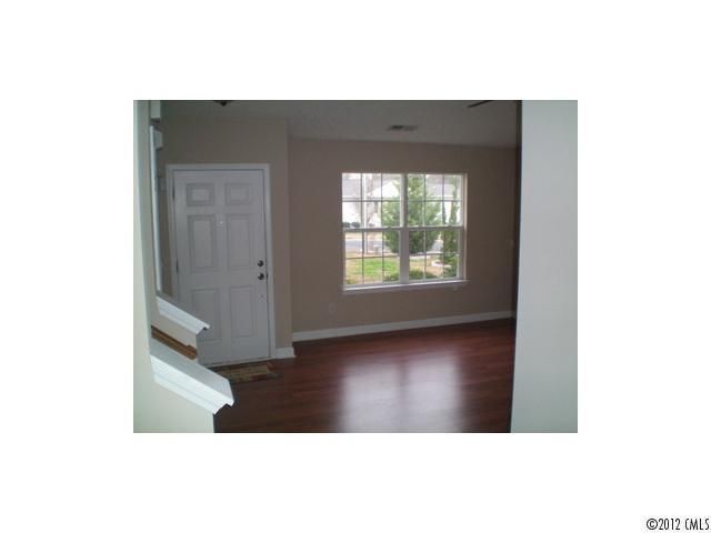 1737 Southwind Dr, Charlotte, NC 28216