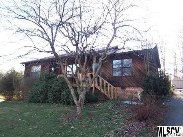 1422 SW 19th St, Hickory, NC 28602