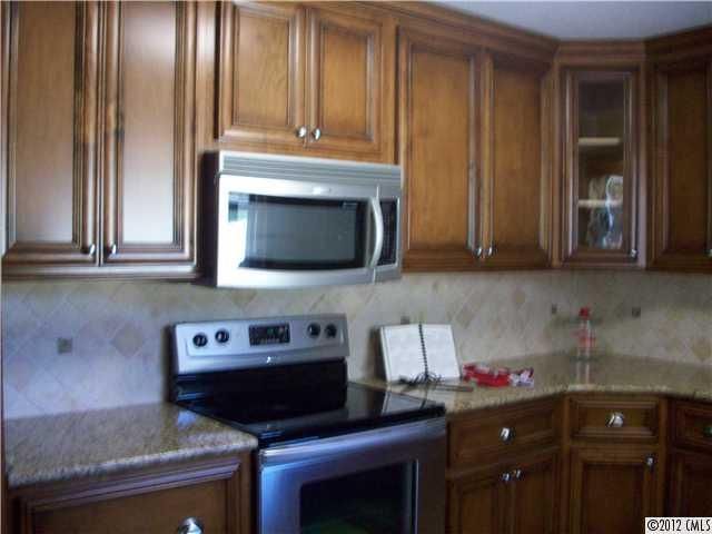 124 Greenview Dr, Kannapolis, NC 28081