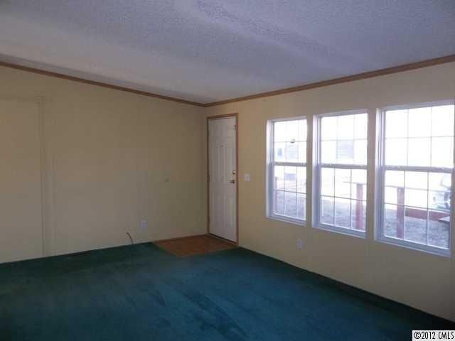 148 Fox Trail Dr, Mount Holly, NC 28120