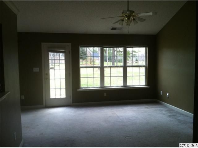 7006 Dolphin St, Gastonia, NC 28056