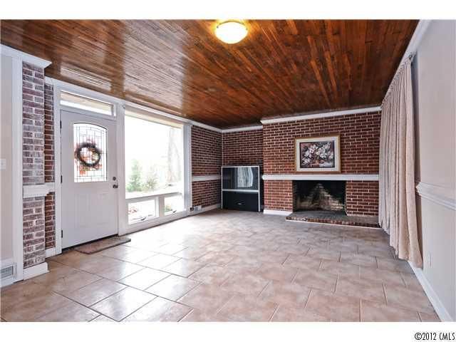 9324 Valley Rd, Charlotte, NC 28270