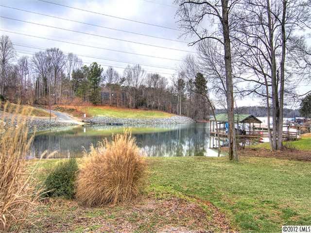 5131 Mountain Point Ln, Charlotte, NC 28216