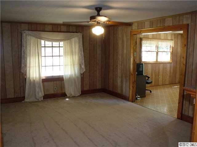 424 Ridge Dr, Mooresville, NC 28115