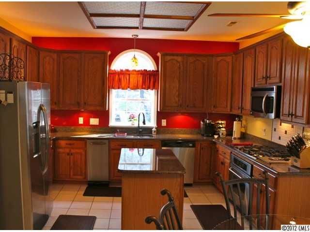 6910 Hollow Oak Dr, Mint Hill, NC 28227