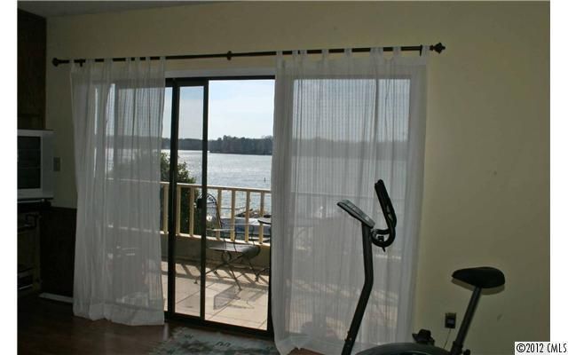 7340-1 Lake Front Dr #1, Charlotte, NC 28278