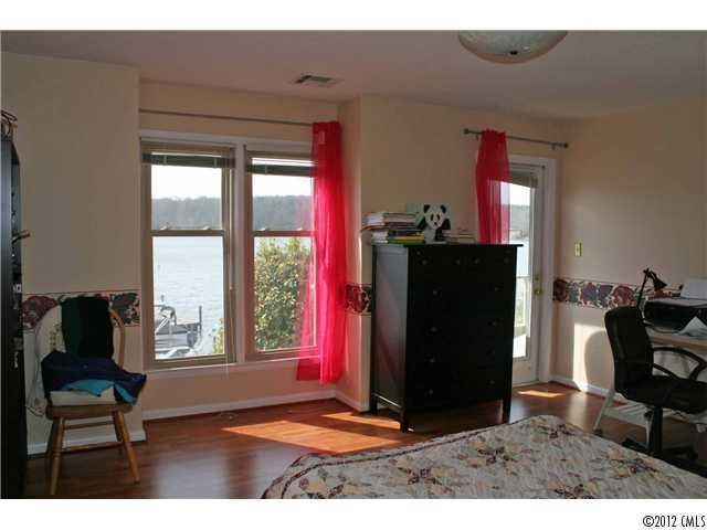 7340-1 Lake Front Dr #1, Charlotte, NC 28278