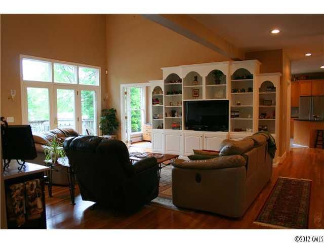 8111 Bay Pointe Dr, Denver, NC 28037