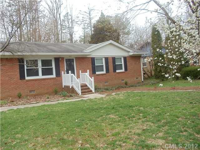 1350 Fox Run Dr, Charlotte, NC 28212