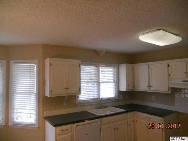 113 Ingonish Dr, Gastonia, NC 28056