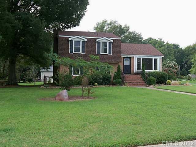 12000 Swallow Ln, Charlotte, NC 28273