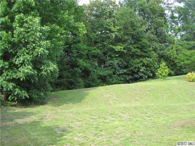 2211 Candlelight Woods Dr, Matthews, NC 28105