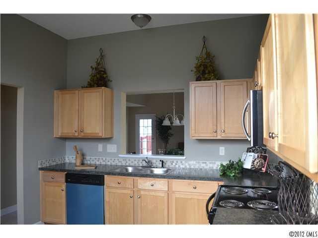 1455 Summer Coach Dr, Charlotte, NC 28216
