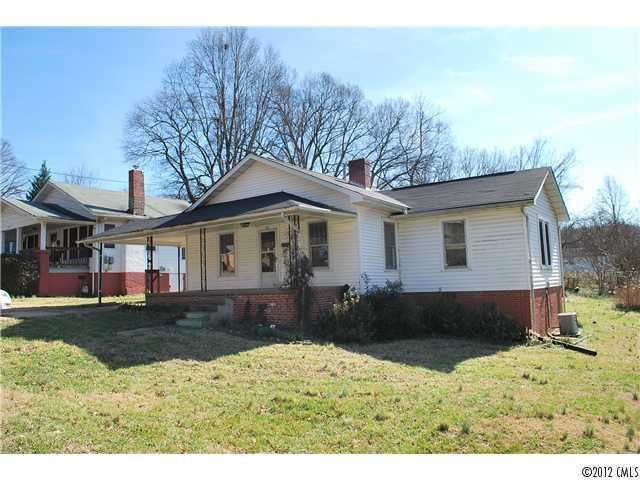 628 E Front St, Statesville, NC 28677
