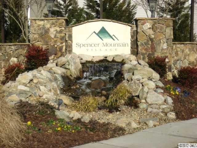 2954 Village Center Dr, Dallas, NC 28034