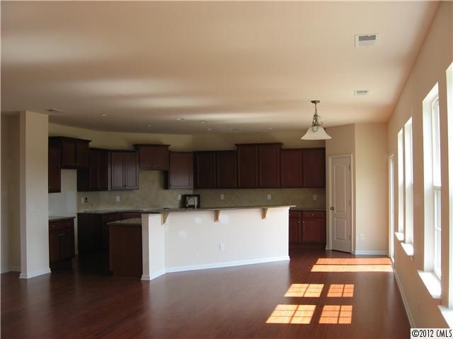196 Warfield Dr, Mooresville, NC 28115