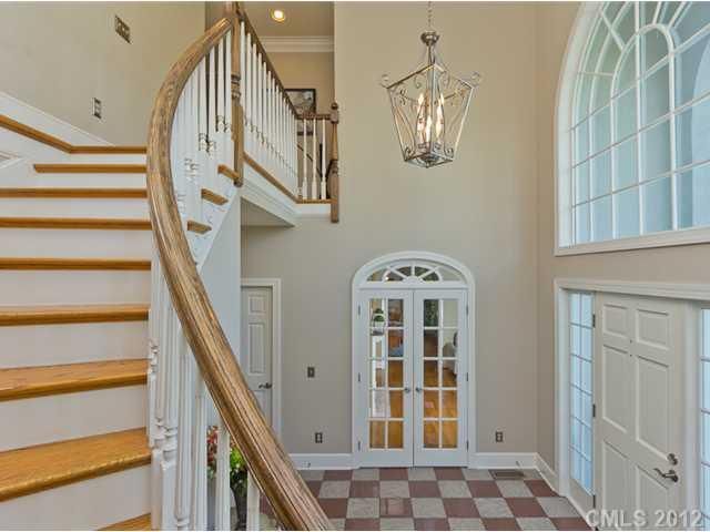 18822 River Falls Dr, Davidson, NC 28036