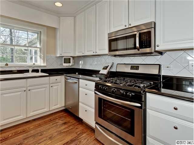 1586 Clayton Dr, Charlotte, NC 28203