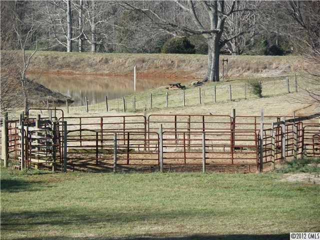 1377 Daniels Rd, Lincolnton, NC 28092