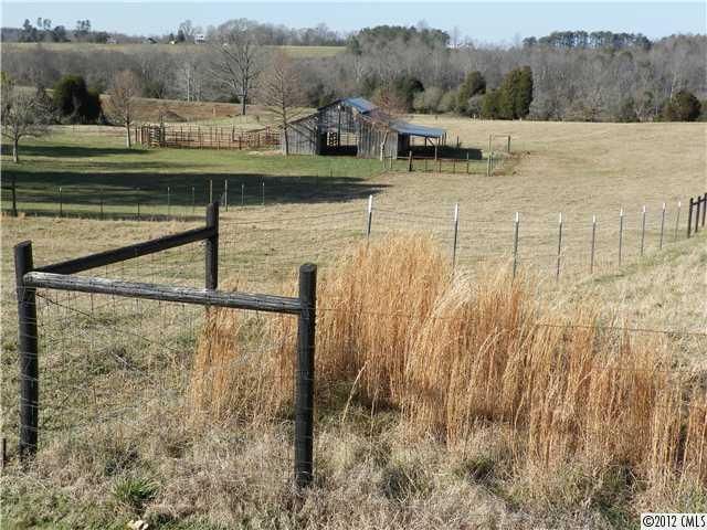 1377 Daniels Rd, Lincolnton, NC 28092