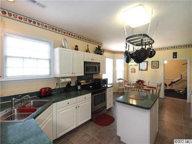 2600 Lamp Post Ln, Kannapolis, NC 28081