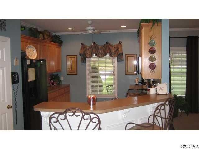 715 Pine Forest Rd, Charlotte, NC 28214