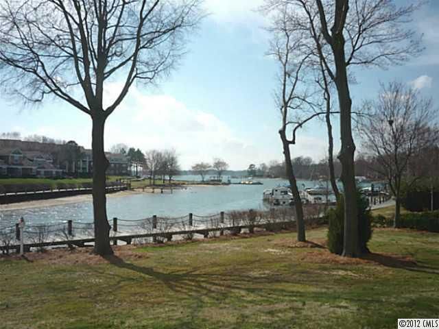 18615 Harborside Dr #28, Cornelius, NC 28031