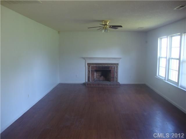 2937 Hosta Dr, Charlotte, NC 28269