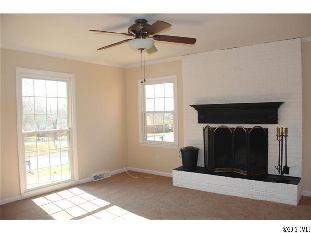 2507 Cliffside Dr, Statesville, NC 28625